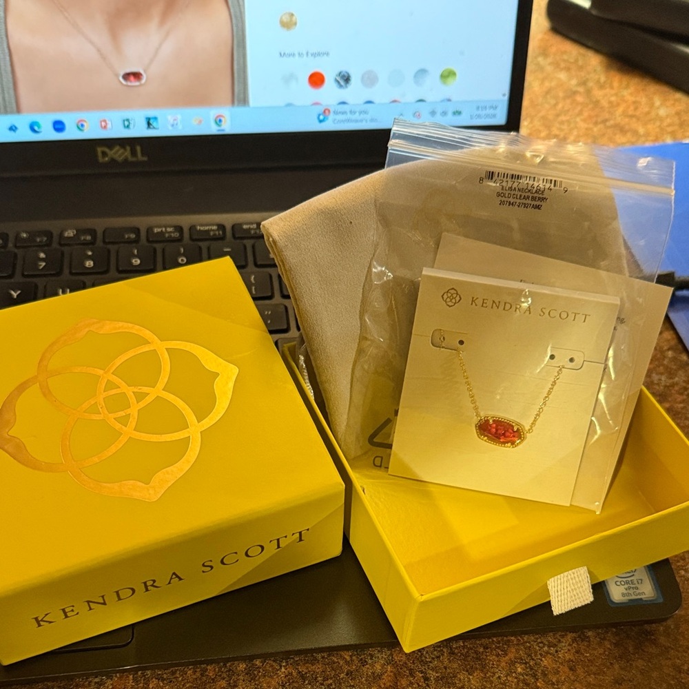 Kendra Scott Elisa Gold in Berry Glass Red Pendant Necklace